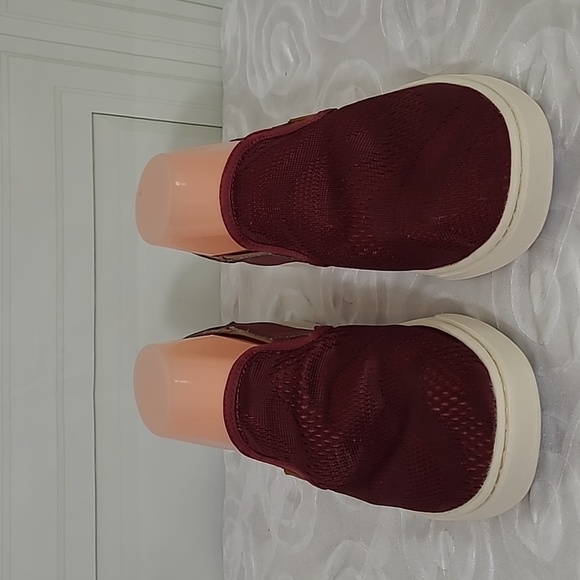 OLUKAI Pehuea Maroon Red Slip On Comfort Sneakers Size W8 - Picture 5 of 14